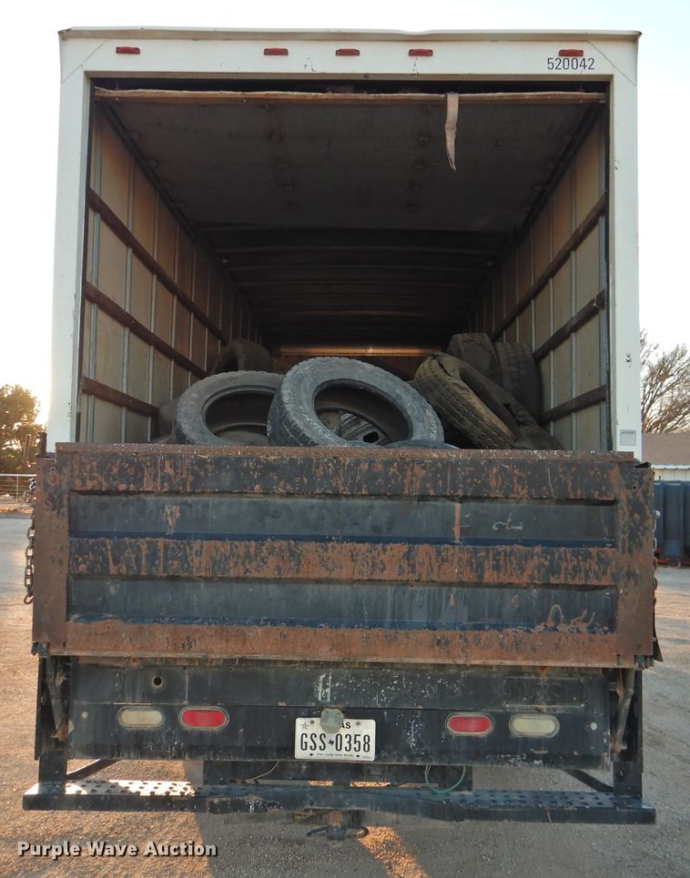 image for item HN9044 2002 International 4300  box truck