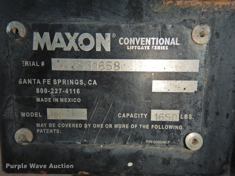 image for item HN9044 2002 International 4300  box truck