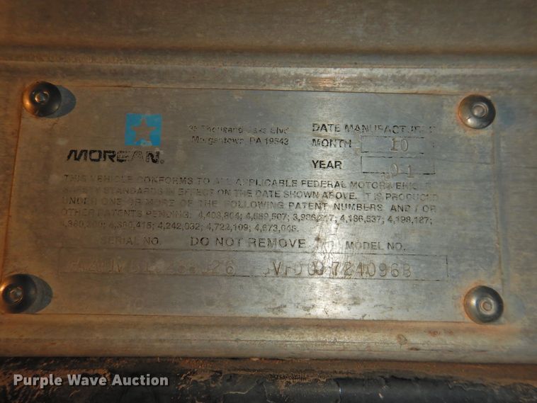 image for item HN9044 2002 International 4300  box truck