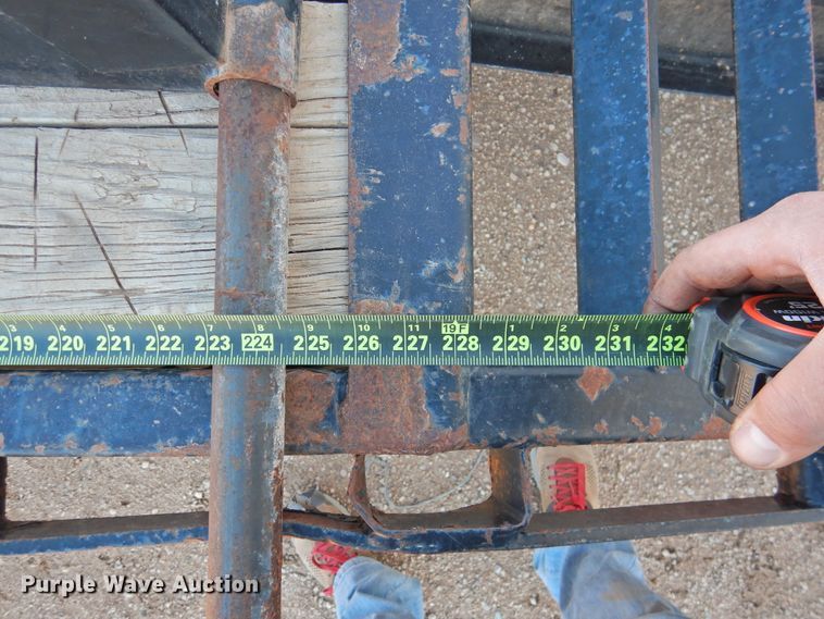 image for item HN9057 2009 PJ equipment trailer