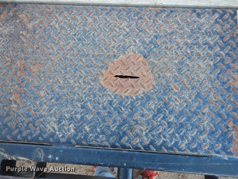 image for item HN9057 2009 PJ equipment trailer