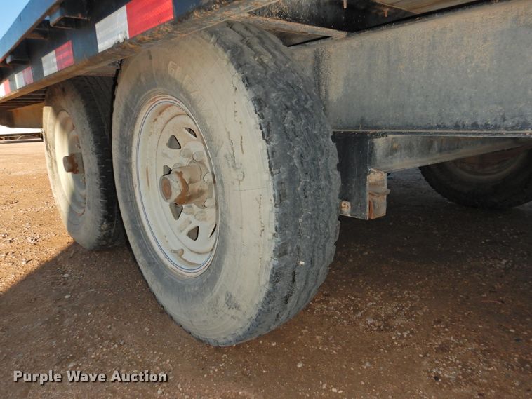 image for item HN9057 2009 PJ equipment trailer