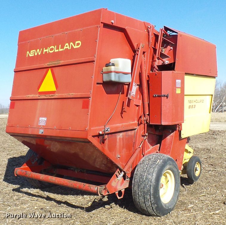 image for item DC2758 1986 New Holland 853  round baler