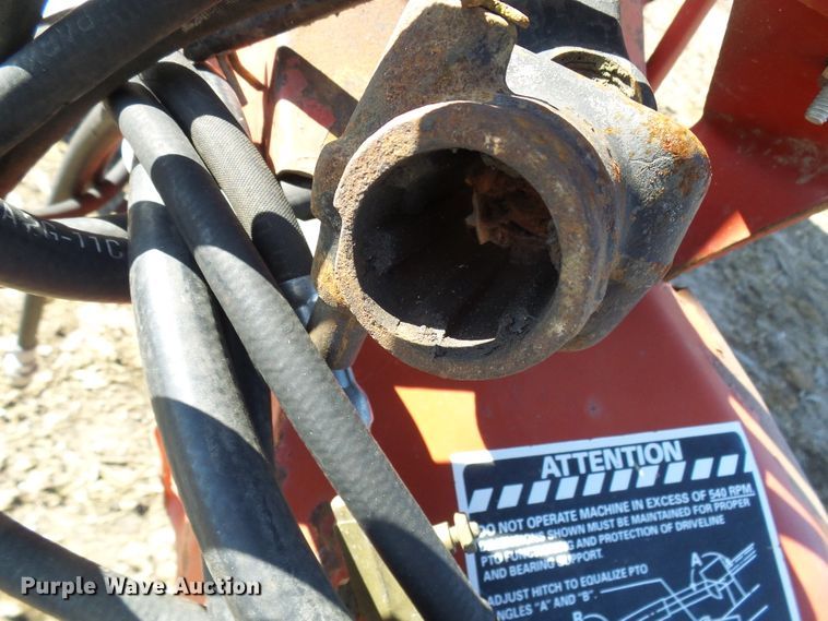 image for item DC2758 1986 New Holland 853  round baler