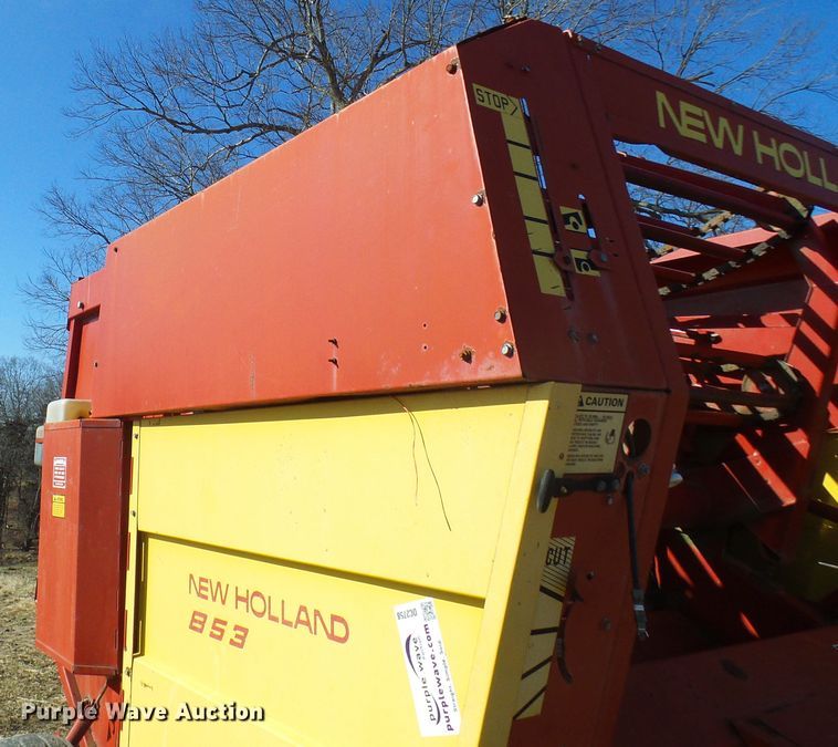 image for item DC2758 1986 New Holland 853  round baler