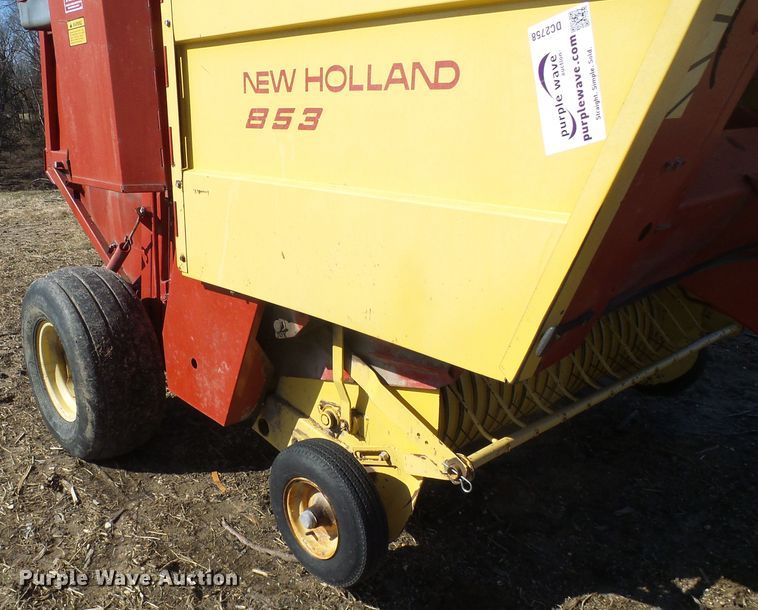 image for item DC2758 1986 New Holland 853  round baler