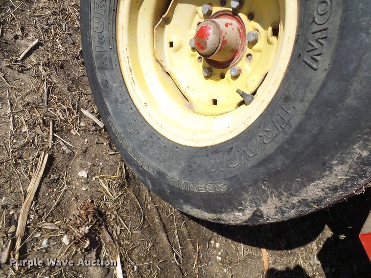 image for item DC2758 1986 New Holland 853  round baler