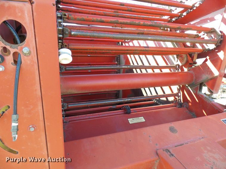 image for item DC2758 1986 New Holland 853  round baler