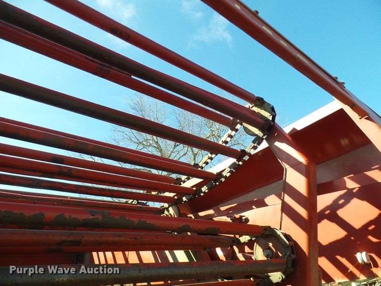 image for item DC2758 1986 New Holland 853  round baler