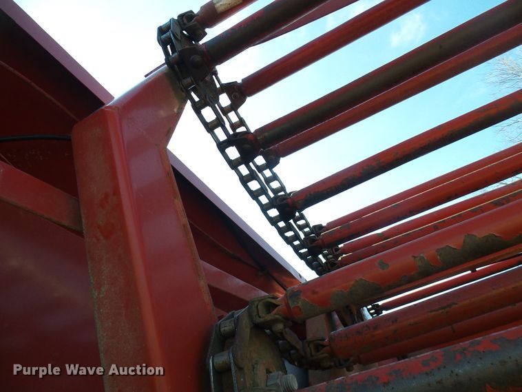 image for item DC2758 1986 New Holland 853  round baler