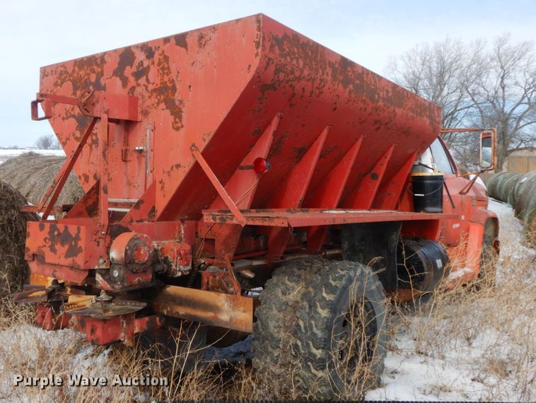 image for item DF6333 1975 Chevrolet C60  applicator truck