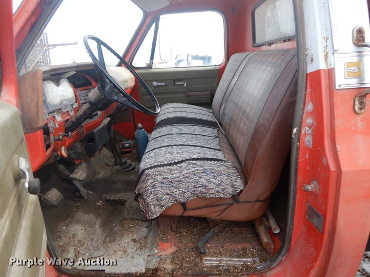 image for item DF6333 1975 Chevrolet C60  applicator truck