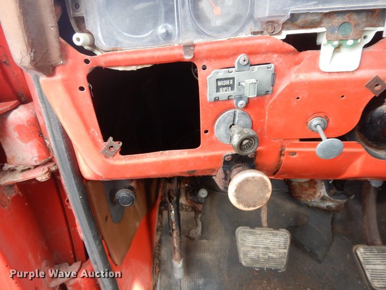 image for item DF6333 1975 Chevrolet C60  applicator truck