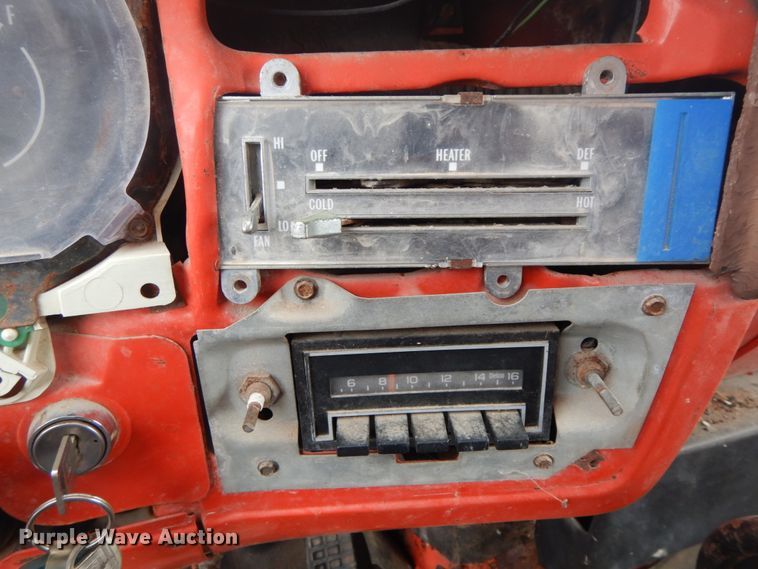 image for item DF6333 1975 Chevrolet C60  applicator truck