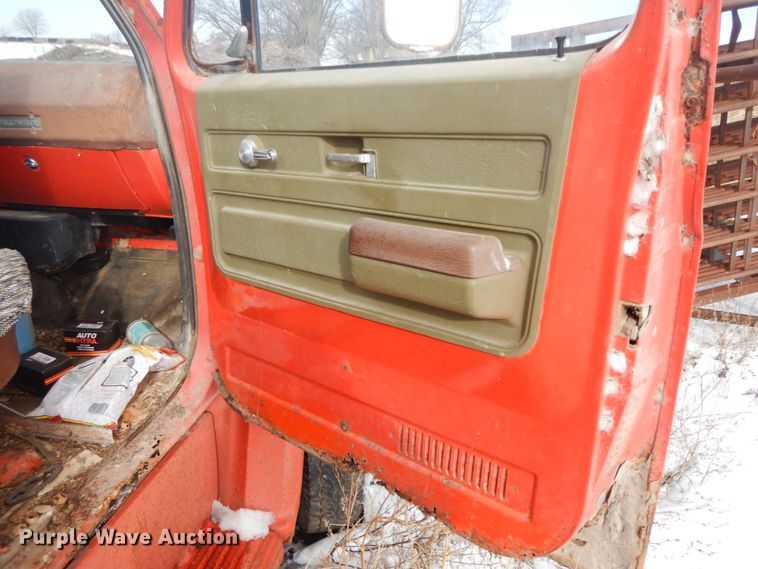 image for item DF6333 1975 Chevrolet C60  applicator truck