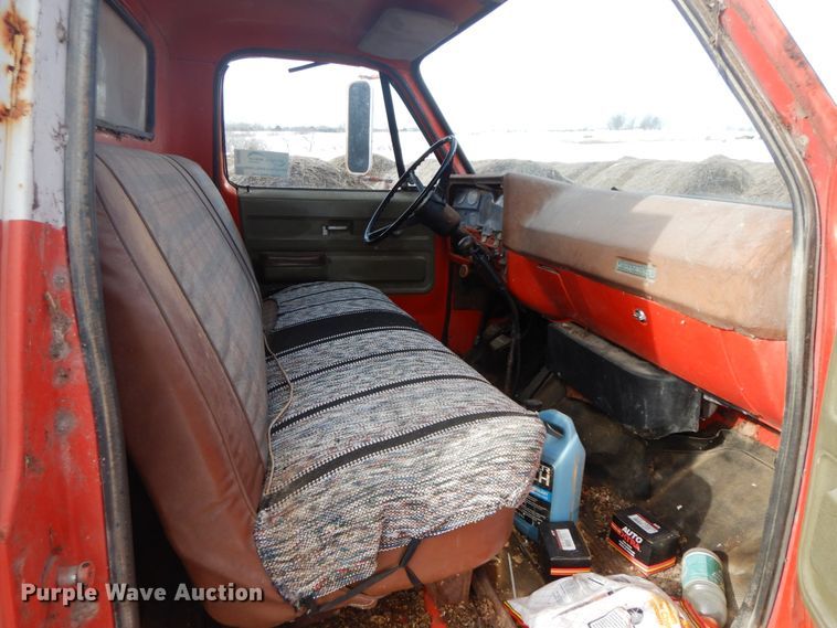 image for item DF6333 1975 Chevrolet C60  applicator truck