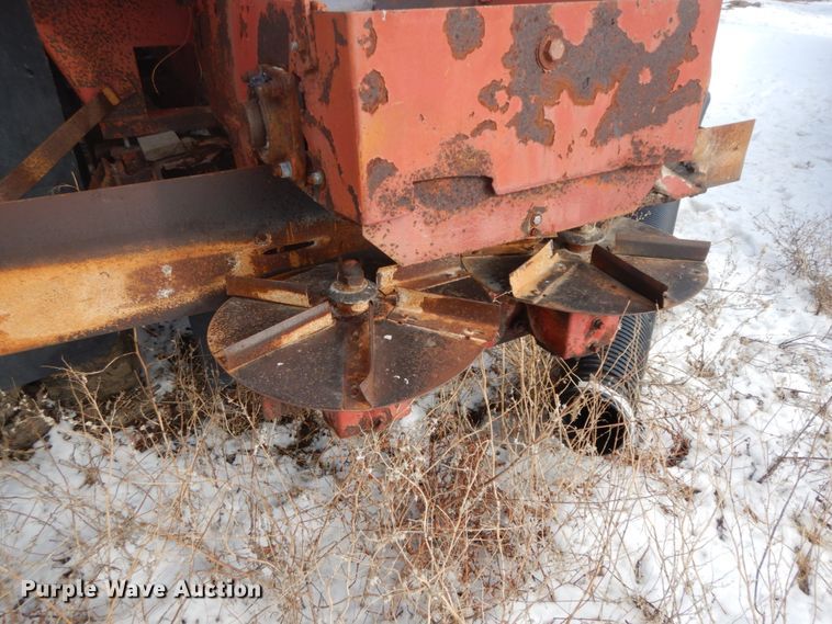 image for item DF6333 1975 Chevrolet C60  applicator truck