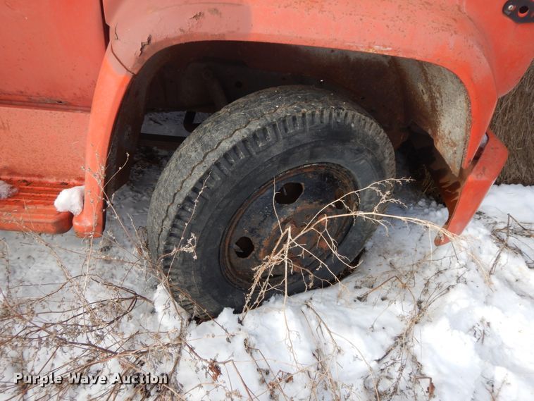 image for item DF6333 1975 Chevrolet C60  applicator truck