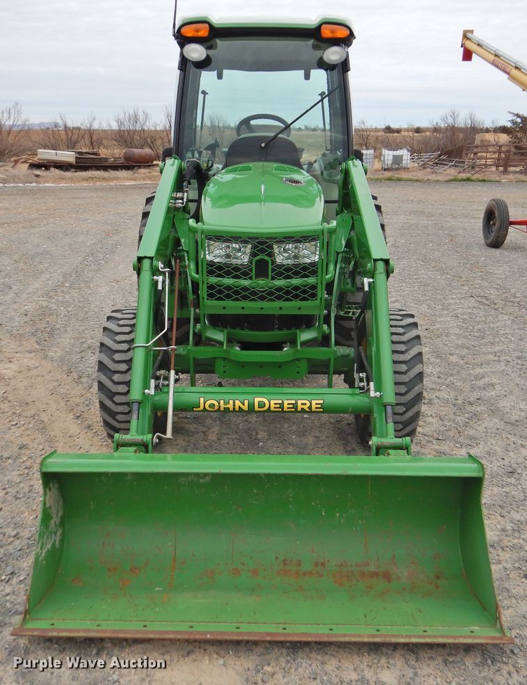 image for item DG1612 2017 John Deere 4052R  MFWD tractor