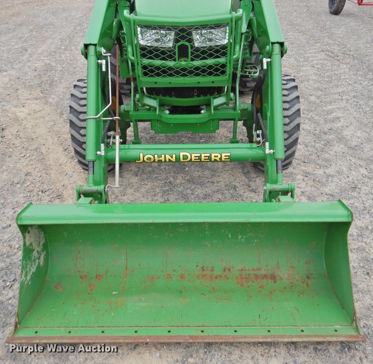 image for item DG1612 2017 John Deere 4052R  MFWD tractor