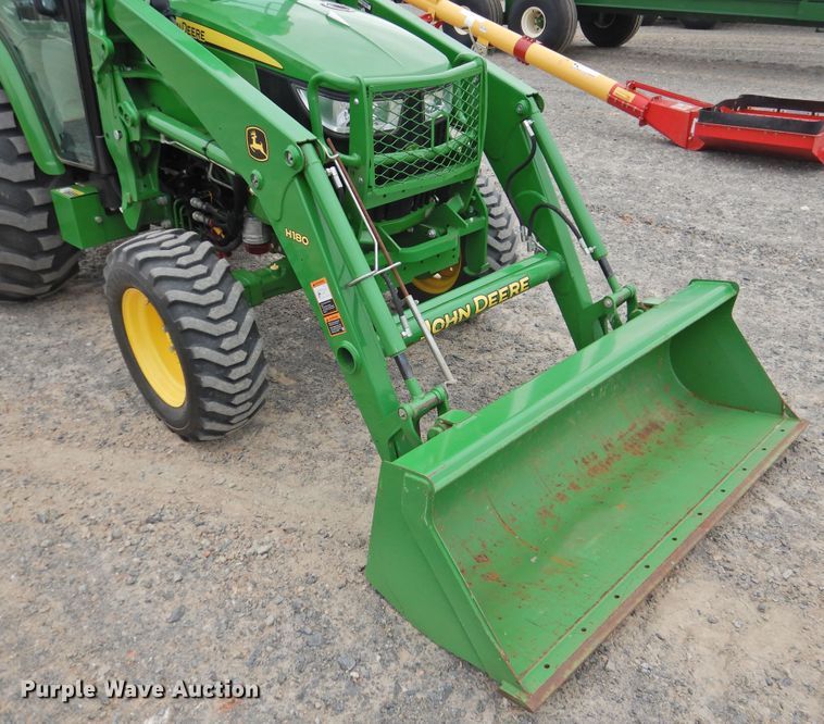 image for item DG1612 2017 John Deere 4052R  MFWD tractor