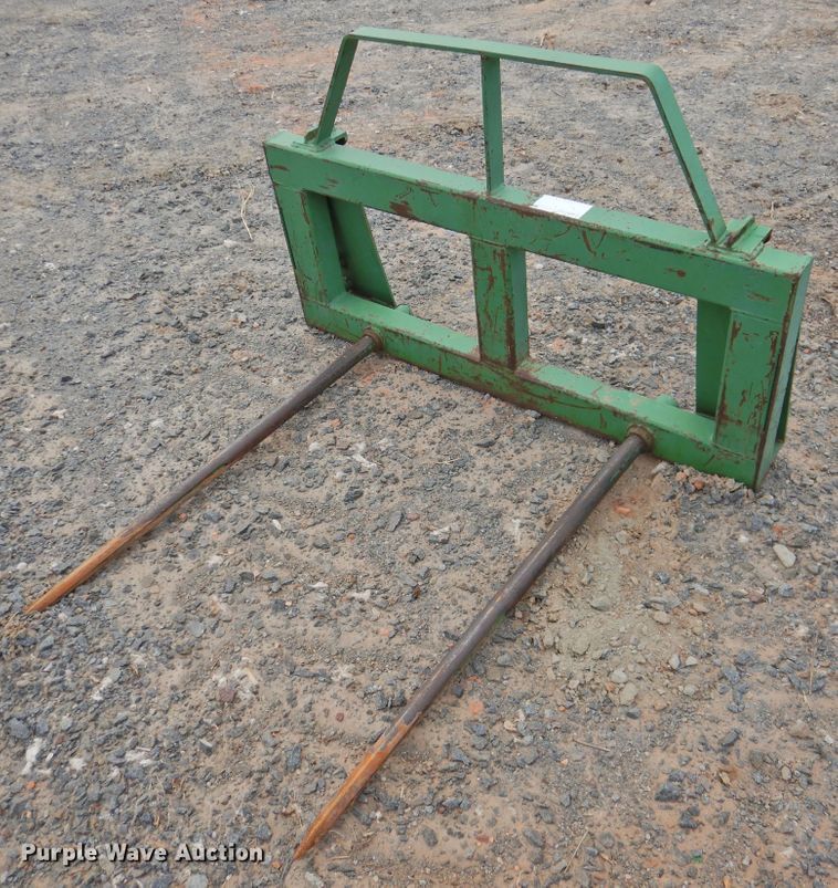 image for item DG1612 2017 John Deere 4052R  MFWD tractor