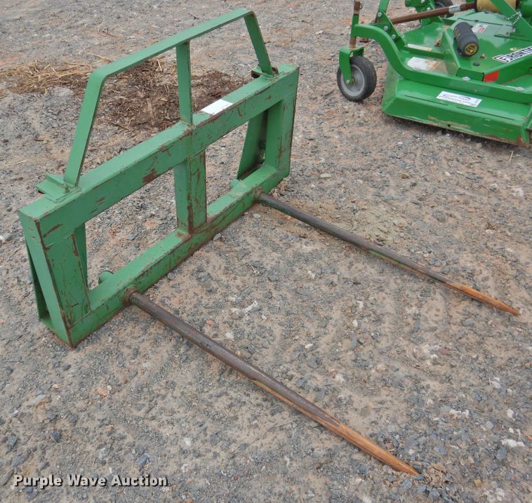 image for item DG1612 2017 John Deere 4052R  MFWD tractor