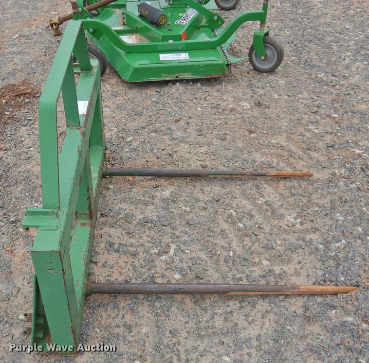 image for item DG1612 2017 John Deere 4052R  MFWD tractor