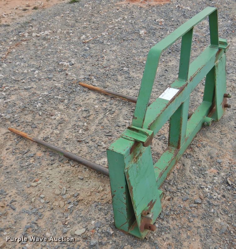 image for item DG1612 2017 John Deere 4052R  MFWD tractor