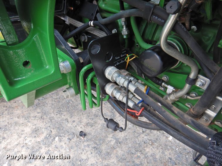 image for item DG1612 2017 John Deere 4052R  MFWD tractor