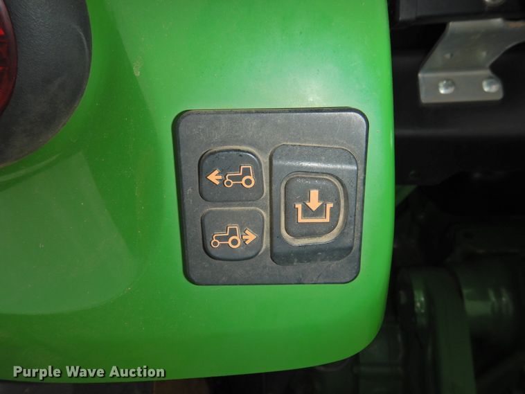 image for item DG1612 2017 John Deere 4052R  MFWD tractor