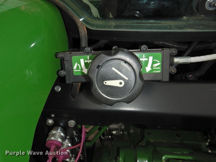 image for item DG1612 2017 John Deere 4052R  MFWD tractor