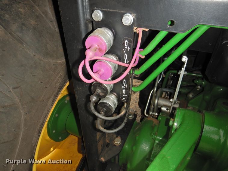 image for item DG1612 2017 John Deere 4052R  MFWD tractor