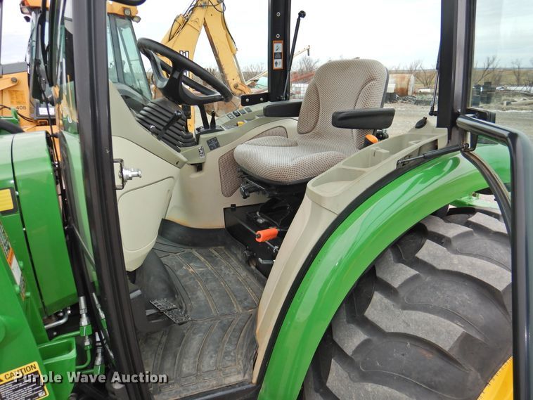 image for item DG1612 2017 John Deere 4052R  MFWD tractor