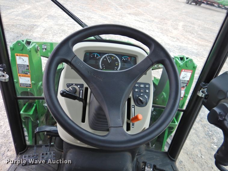 image for item DG1612 2017 John Deere 4052R  MFWD tractor