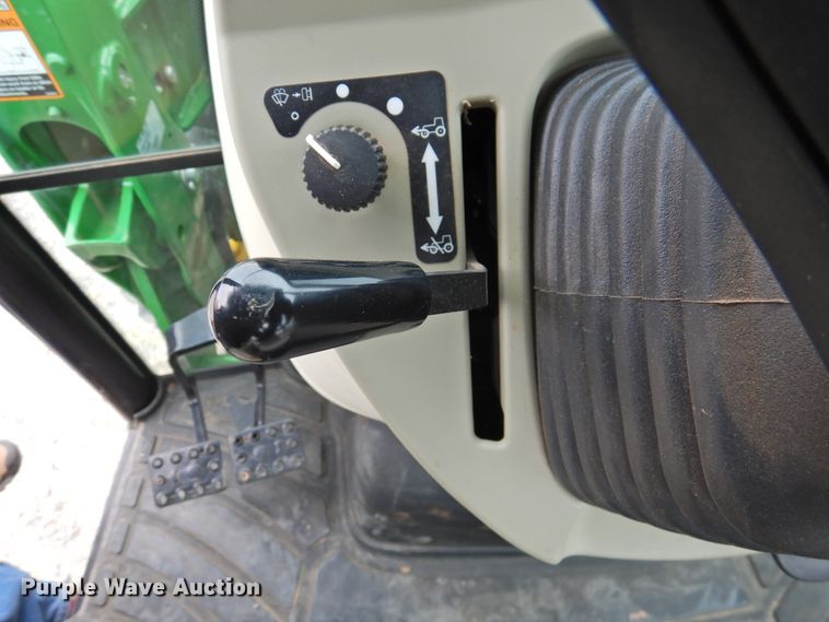 image for item DG1612 2017 John Deere 4052R  MFWD tractor