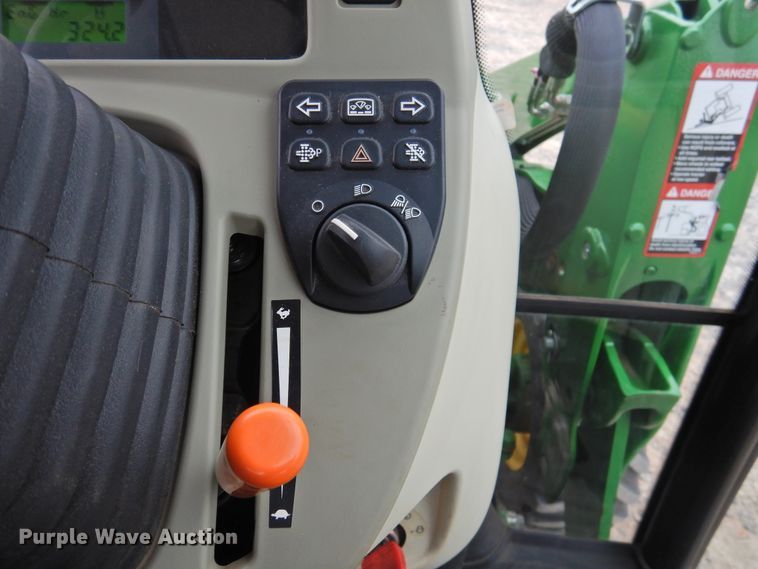 image for item DG1612 2017 John Deere 4052R  MFWD tractor