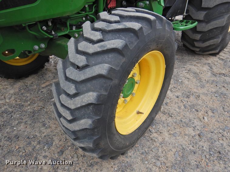 image for item DG1612 2017 John Deere 4052R  MFWD tractor