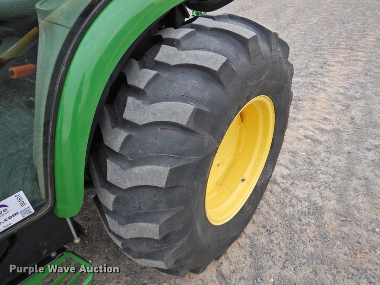 image for item DG1612 2017 John Deere 4052R  MFWD tractor