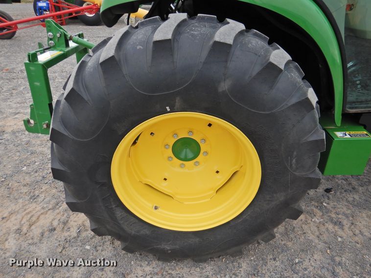image for item DG1612 2017 John Deere 4052R  MFWD tractor