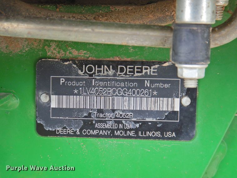 image for item DG1612 2017 John Deere 4052R  MFWD tractor