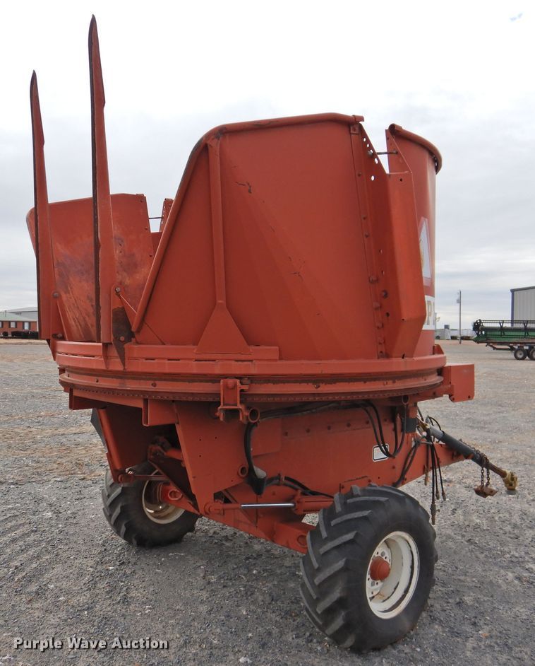 image for item DG1616 Hesston BP25  bale processor