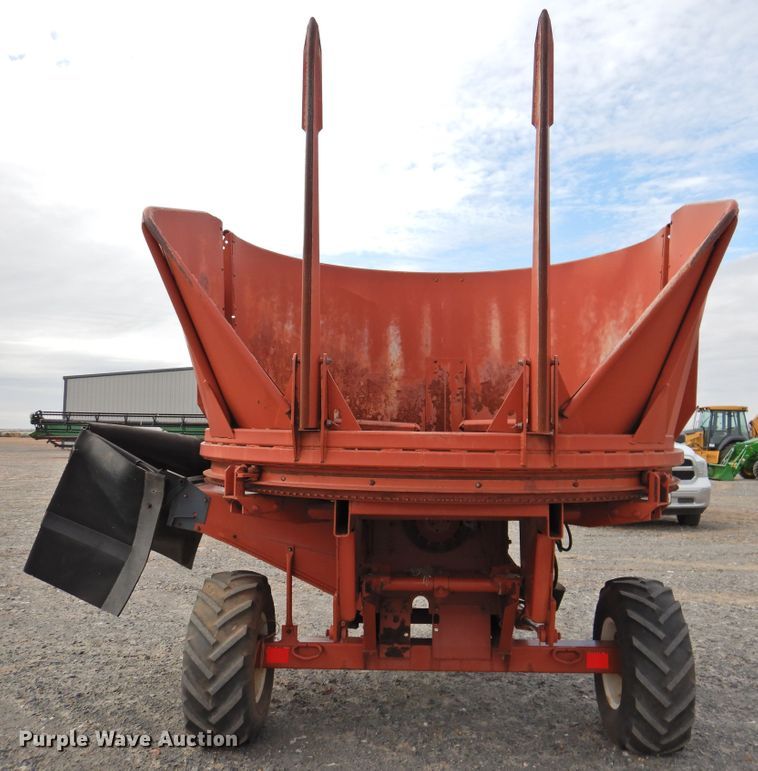 image for item DG1616 Hesston BP25  bale processor