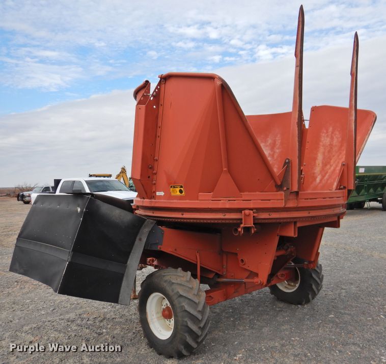 image for item DG1616 Hesston BP25  bale processor
