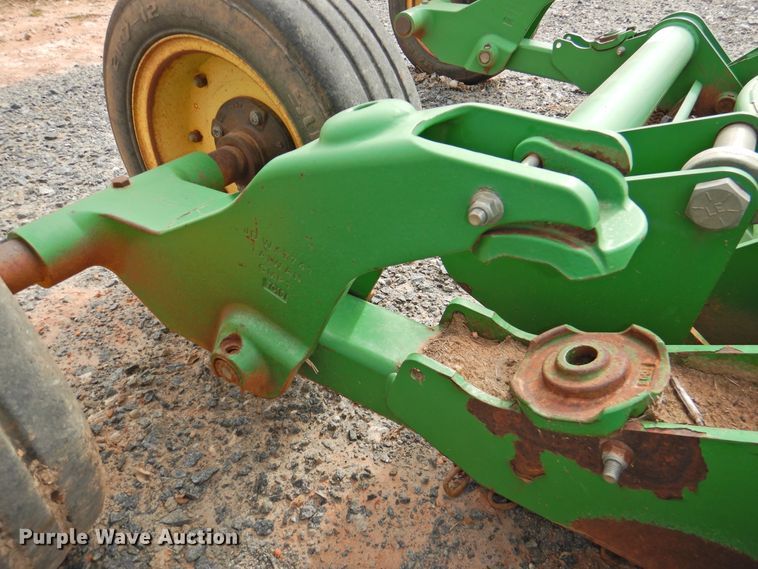 image for item DG1618 John Deere HX15  batwing rotary mower