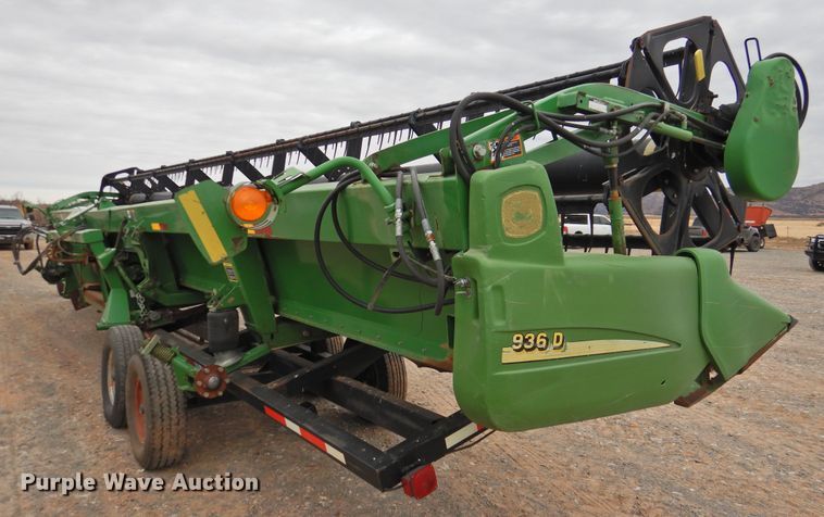 image for item DG1624 John Deere 936D  draper head