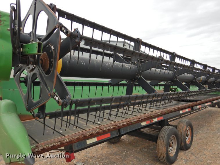 image for item DG1624 John Deere 936D  draper head