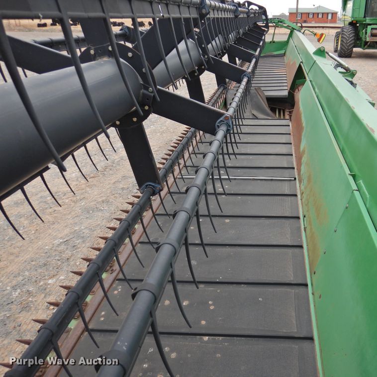 image for item DG1624 John Deere 936D  draper head