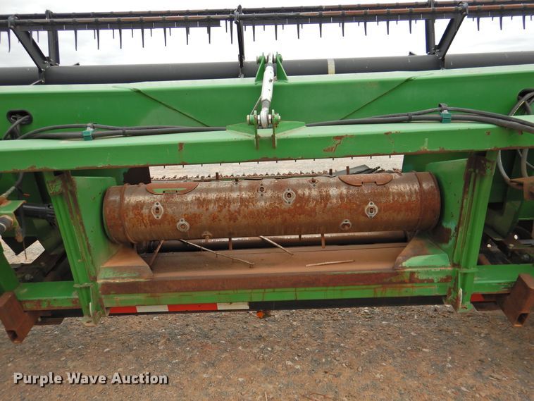image for item DG1624 John Deere 936D  draper head