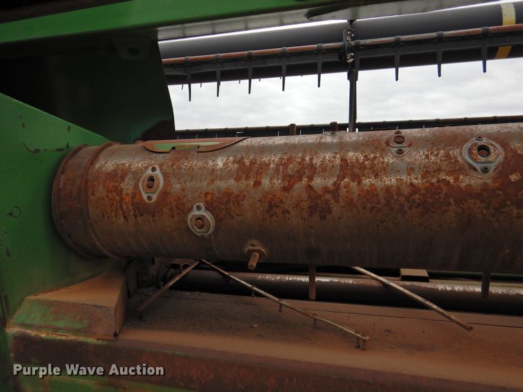 image for item DG1624 John Deere 936D  draper head